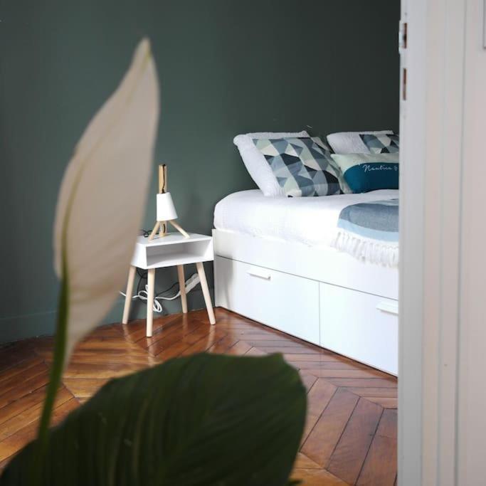 Appartement Haussmanannien Cosy - Republique Paris Luaran gambar